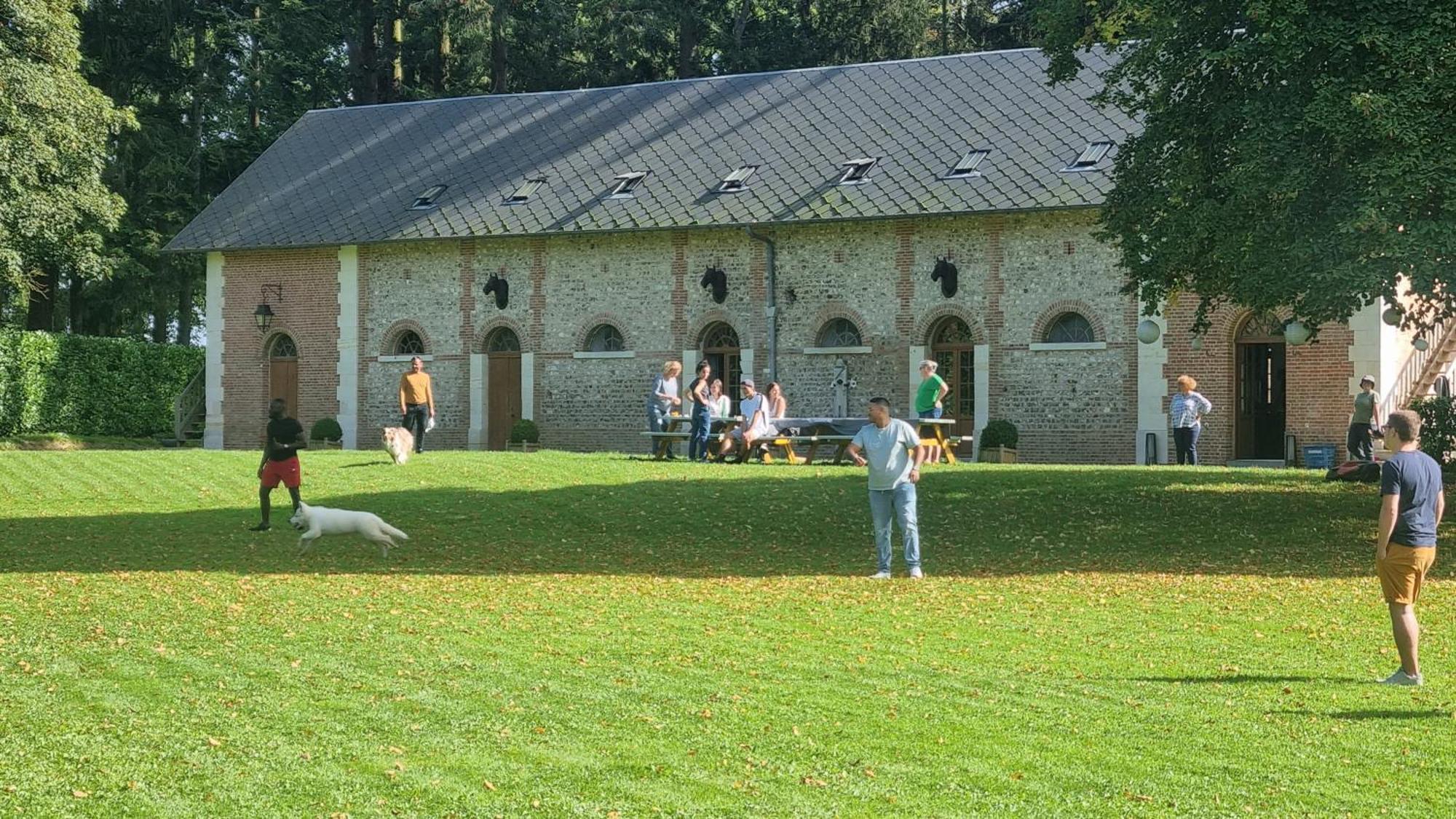 Les Ecuries Du Chateau De Brumare Brestot Luaran gambar